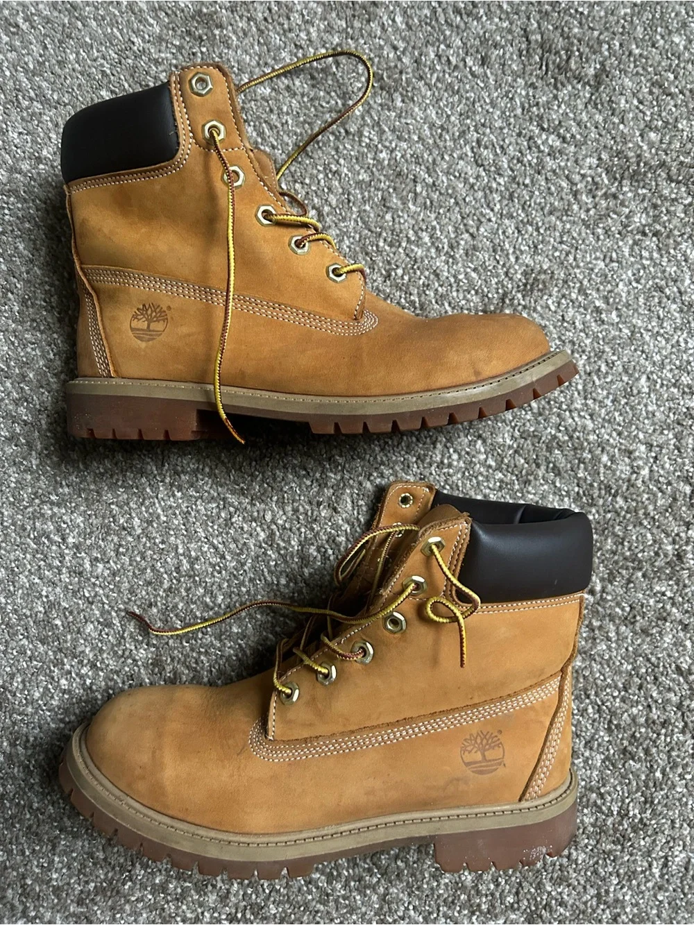 Timberland Wheat Lace-Up Boots | Size 6.5 M